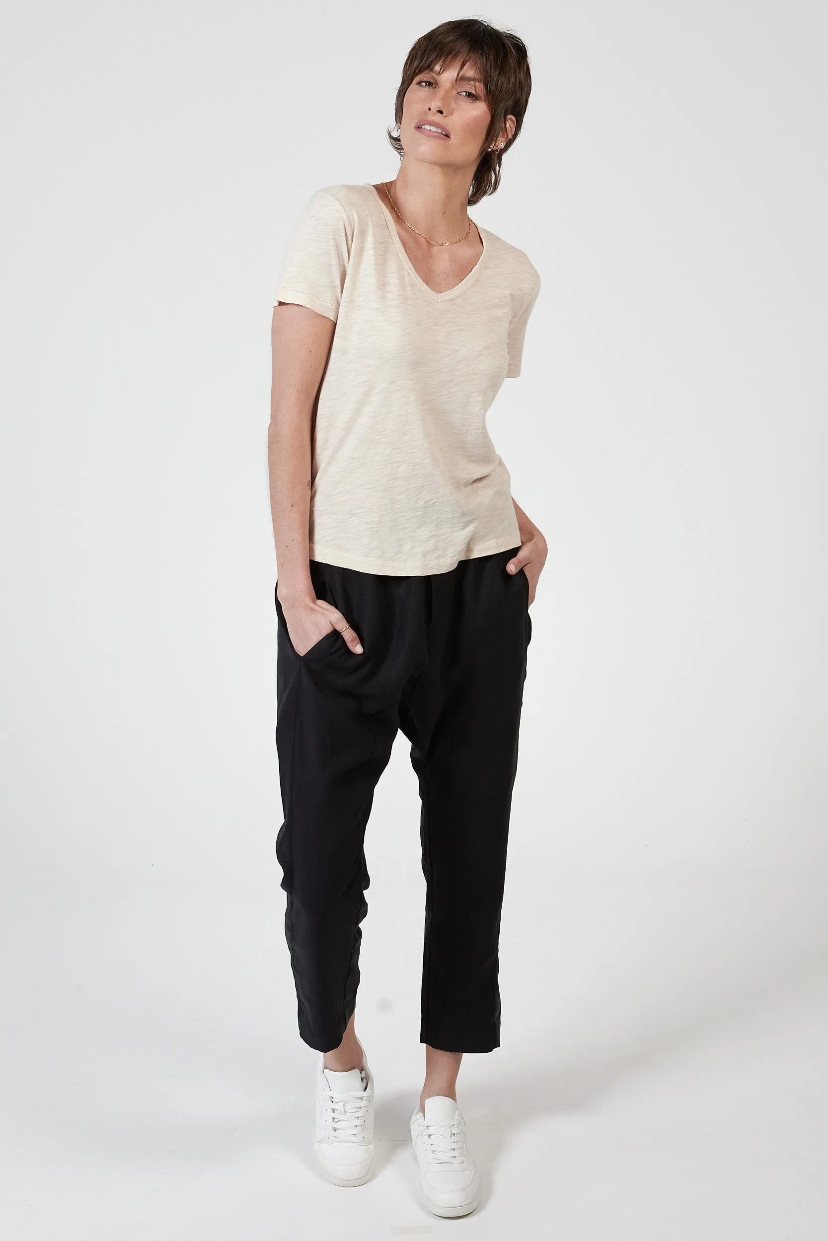 BLAKE SLUB V-NECK - SAND