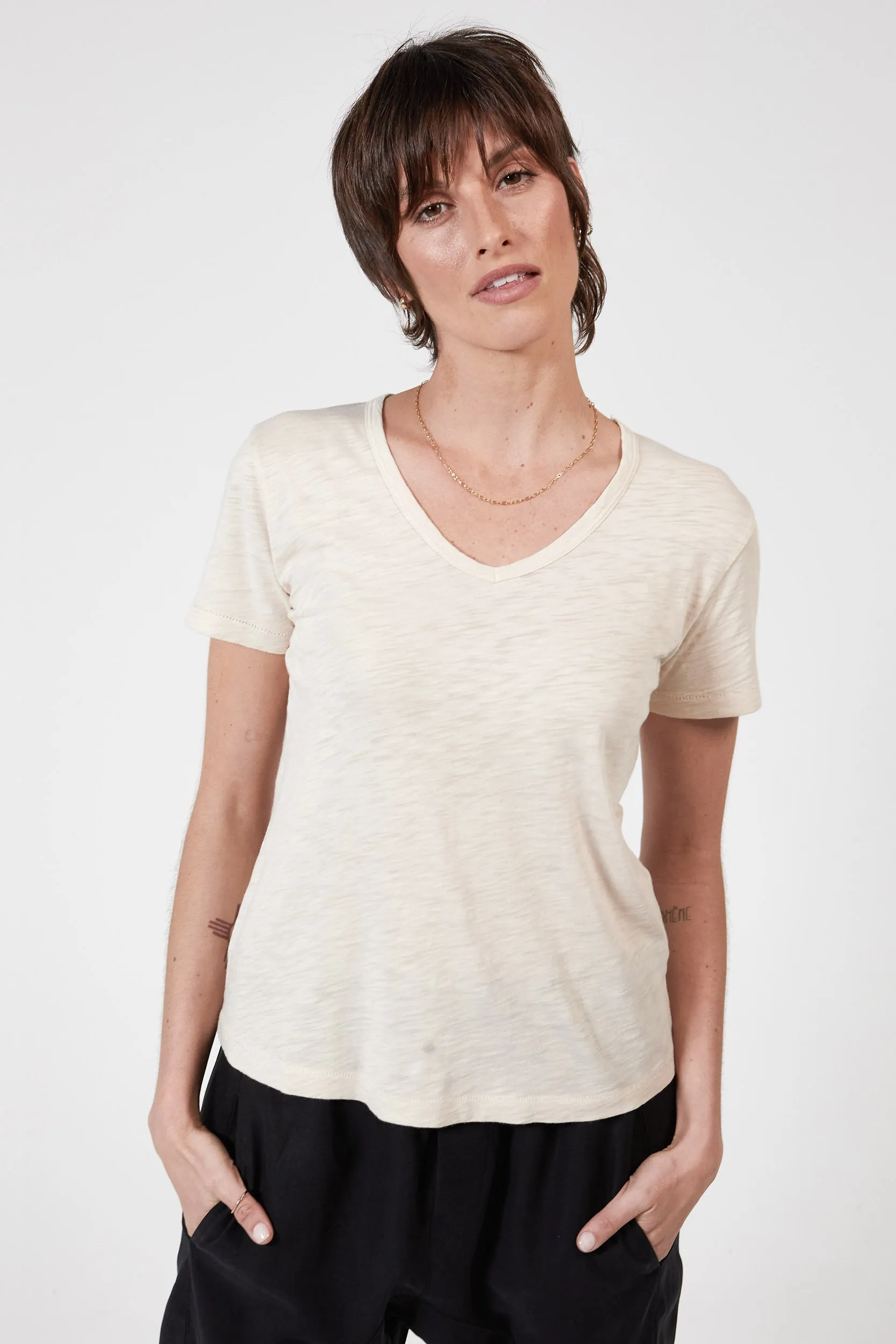 BLAKE SLUB V-NECK - SAND