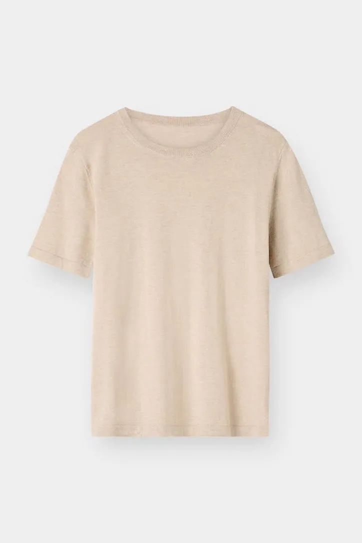 THE CLASSIC TEE - SANDSTONE